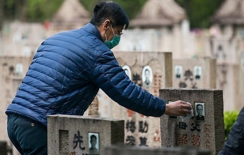 Cremated Chinese in two months returned home safely