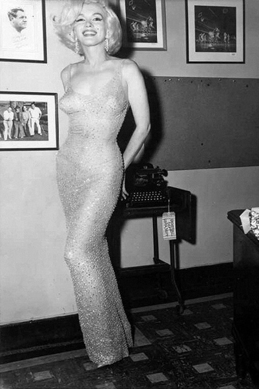 "Desnudo" vestidos de las estrellas: la mayoría de los extravagantes atuendos de las celebridades en la historia, desde Marilyn Monroe y Barbra Streisand a beyoncé y Madonna
