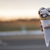 Eat ice cream and not Tolstoi: 3 recipe homemade ice cream without sacrificing shape