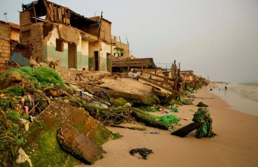 El Africano de Venecia como ciudad colonial de Saint Louis es absorbido por el océano