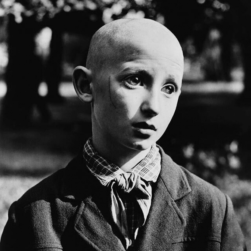 El chico de Riga da vida a un viejo Soviética de la foto, lo que les obliga a moverse