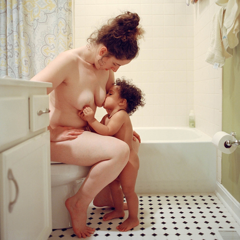 El fotógrafo muy hablaron abiertamente sobre la maternidad y la lactancia materna