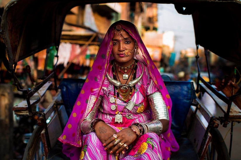 El fotógrafo sigue a disparar a la variedad de la belleza de las mujeres de todo el mundo