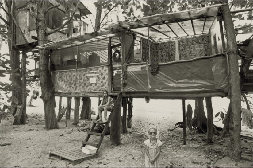 El hippie camp Taylor campamento — un lugar utópico sin preocupaciones, el mal y la ropa