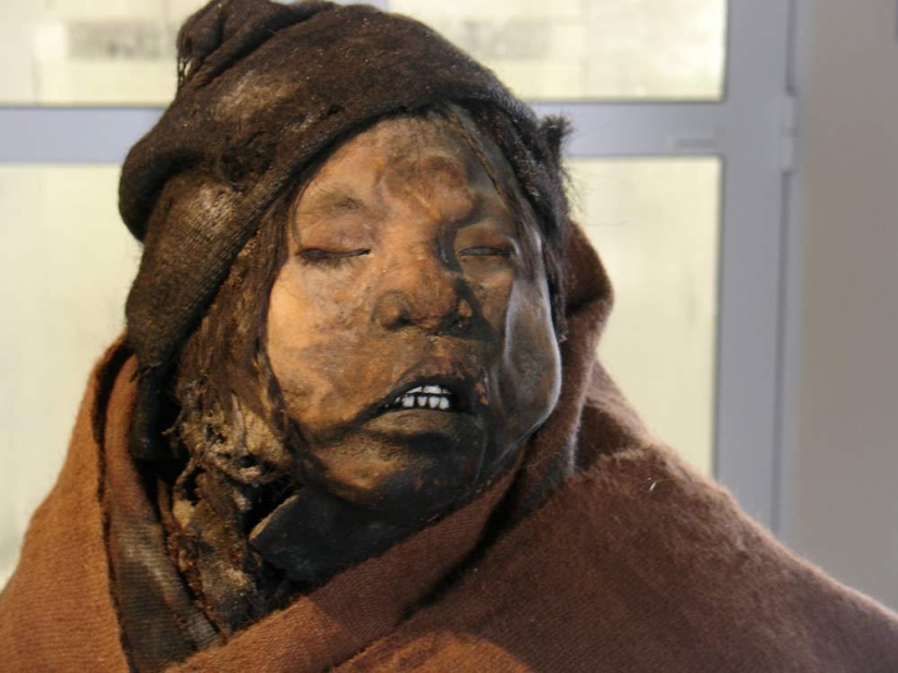 El Inca momias de sacrificar niños y mujeres