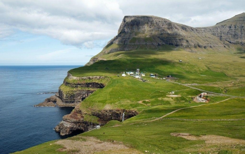 El pintoresco pueblo de Gasadalur es el lugar más hermoso de las Islas Feroe