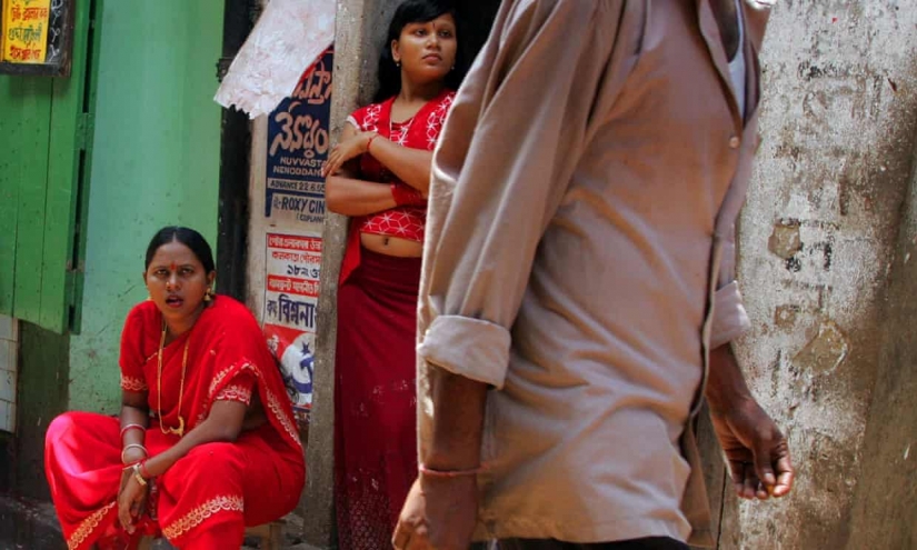 El rescate de ahogamiento — la obra de ahogamiento: como prostitutas India detuvo la epidemia de VIH