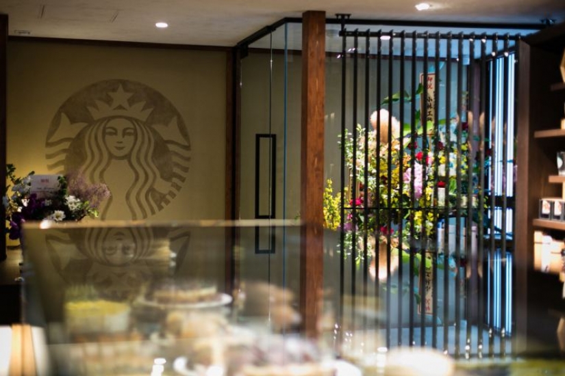 En los trescientos años de edad casa Japonesa, fue inaugurada la más pintoresca de Starbucks en el mundo
