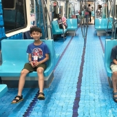 En Taipei vagones del metro se convirtieron en campos de deportes