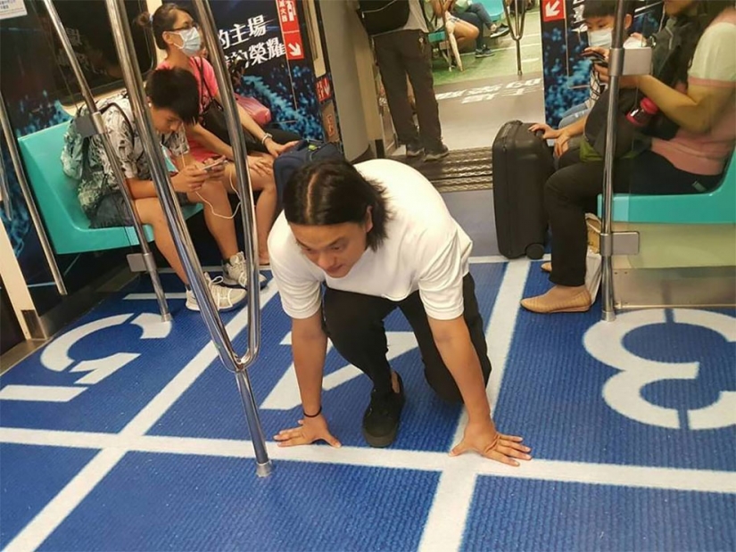 En Taipei vagones del metro se convirtieron en campos de deportes