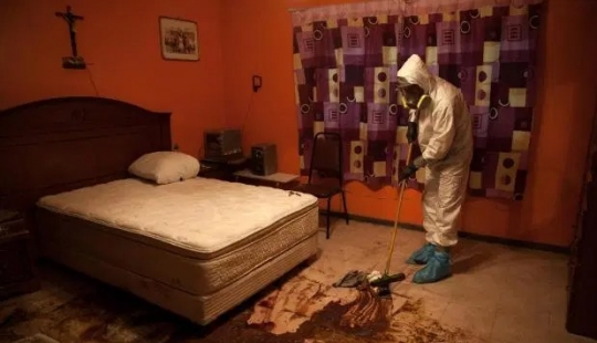 Enterrando la verdad: la primera en México limpiador de escenas de crimen, habló acerca de su trabajo sucio Enterrando la verdad: la primera en México limpiador de escenas de crimen, habló acerca de su trabajo sucio