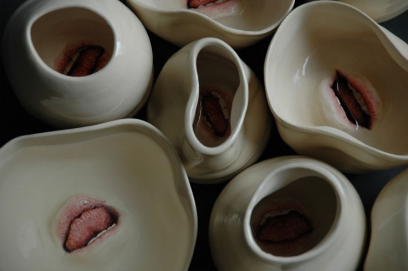 Escultor israelí crea vajillas de cerámica que puede correr lejos de usted