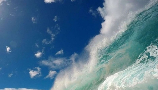 Esto es cómo los fotógrafos disparar olas gigantes en la playa
