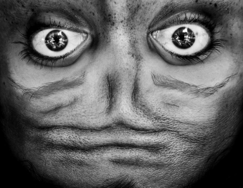 Extraterrestres entre nosotros: la cara levantada, que se asemeja a un extranjero