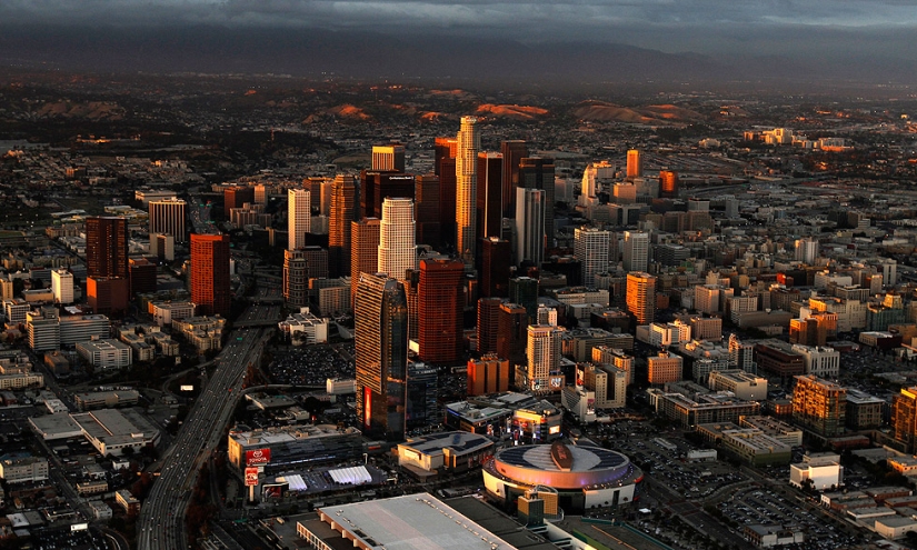 Feliz cumpleaños, de Los Ángeles: la Ciudad de los Ángeles a partir de la altura de vuelo de los pájaros