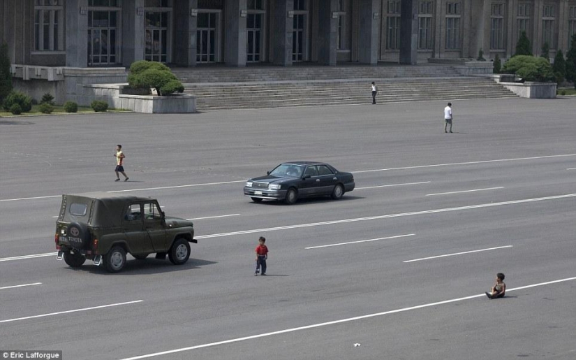 Forbidden photos of North Korea, filmed with a hidden camera