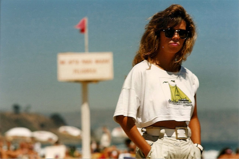 Fotografías en Color de la vida en la playa en Chile en la década de 1980-erótico