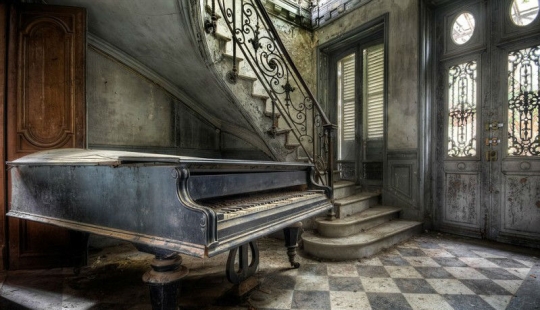 Fragmentos de la vieja Francia: edificios abandonados de increíble belleza