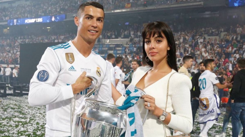From Kim Kardashian to Paris Hilton: the hottest Babes of the world, met Cristiano Ronaldo
