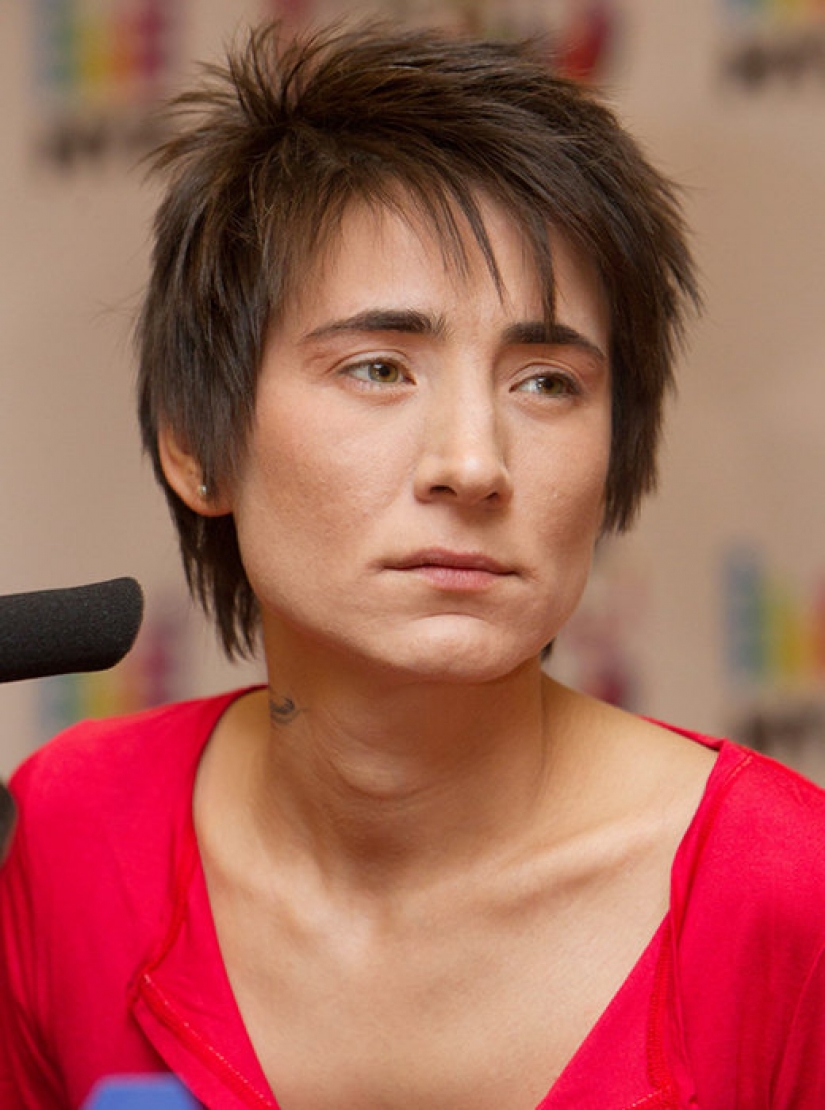 From ugly duckling to rock diva: how to change Zemfira year after year