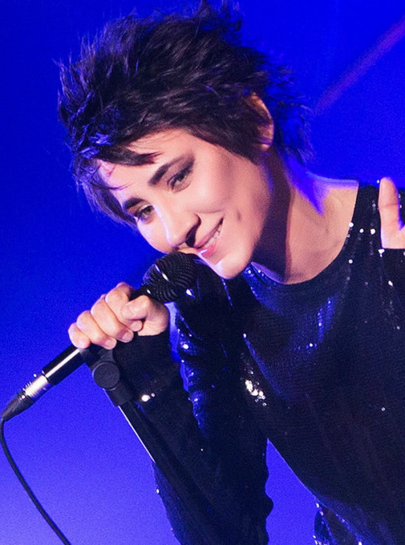 From ugly duckling to rock diva: how to change Zemfira year after year