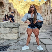 Girlfriend Hulk: colorful Russian athlete Natalia Kuznetsova