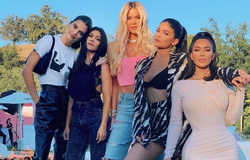 Ha notado usted? El más llamativo de los defectos en las imágenes de las hermanas Kardashian