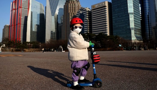 Help hard limitations to deal with coronavirus? The experience of different countries