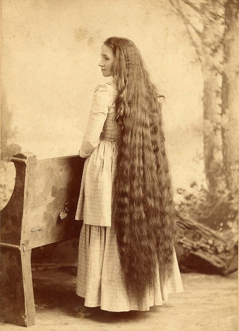 History of beauty — the famous "Rapunzel" of the XIX century