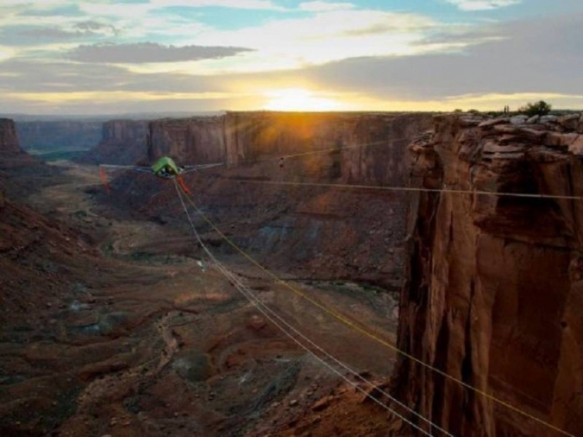 Hold the night: how climbers sleep in the mountains