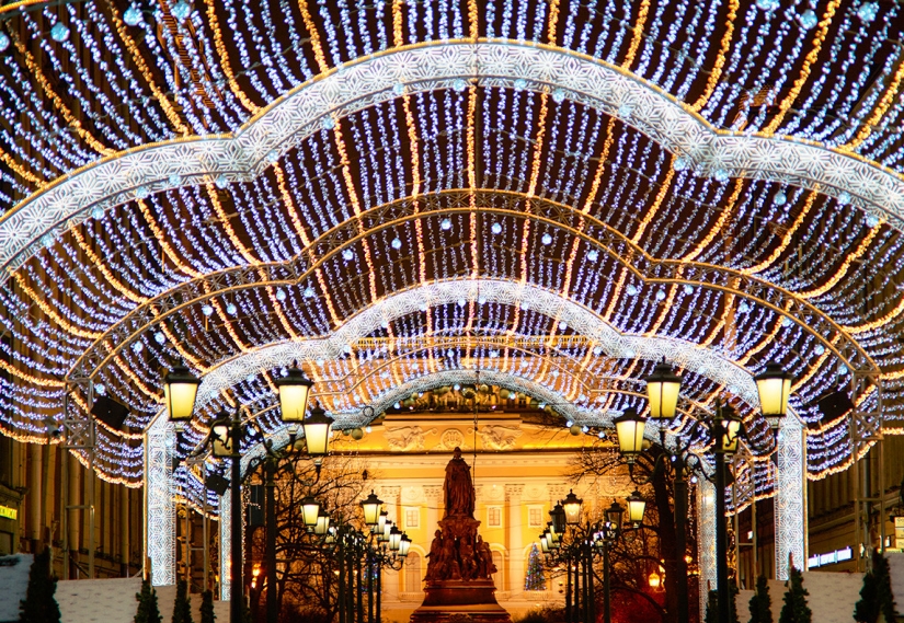 Holiday lights in Russia: as decorated for the New year, the Russian city
