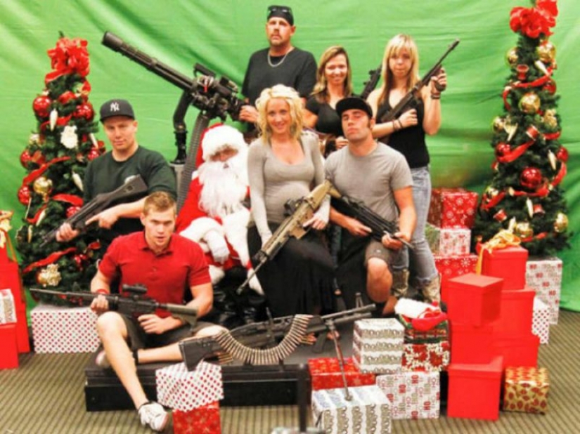 Holy smoke, two guns: Americans wielding guns that "Santa brought for Christmas"
