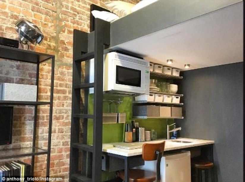 How to fit a kitchen, bedroom and working room of 14 square meters