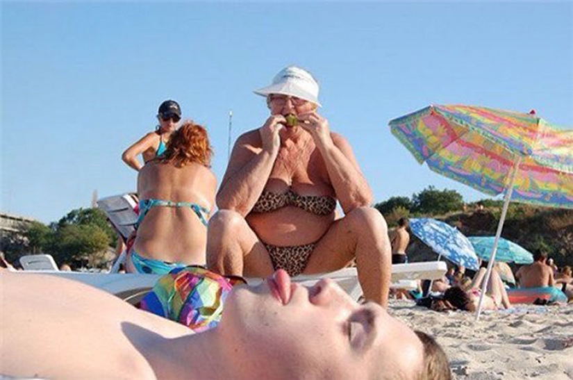 I lie on the beach: terribly beautiful vacationers, which can be found on any beach