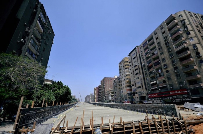 In Egypt, build high-speed flyover of 50 cm from the houses