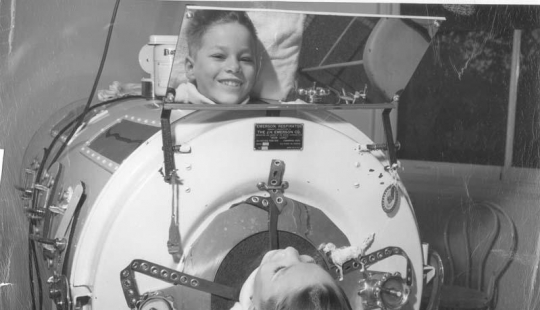 Instrumentos médicos de los últimos — los instrumentos de la tortura o de lifeline