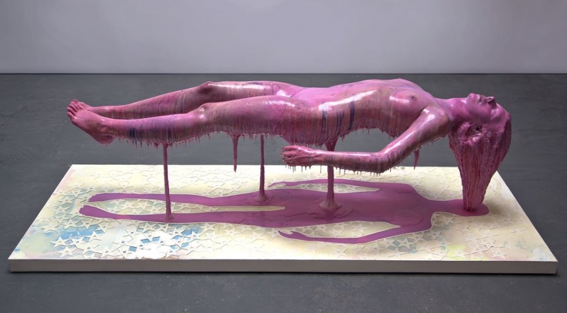 Issues of identity: provocative sculptures of naked women