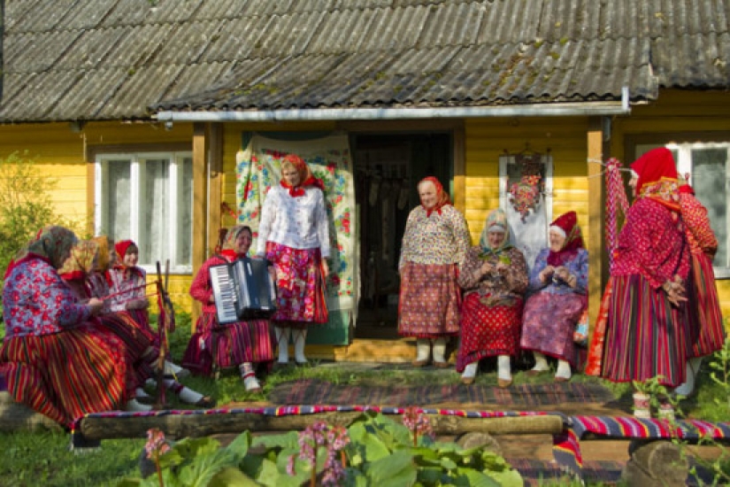 Ivanovo Estonian island of Kihnu, where you live, some women