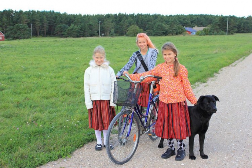 Ivanovo estonio isla de Kihnu, donde usted vive, algunas mujeres
