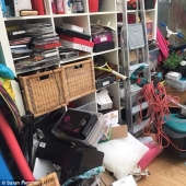 Kill a hoarder: how to destroy the mess in the room with the help of a specialist
