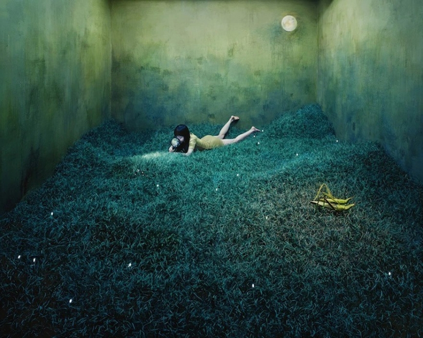 Korean woman embodies the fantasy of dreams into reality without using Photoshop