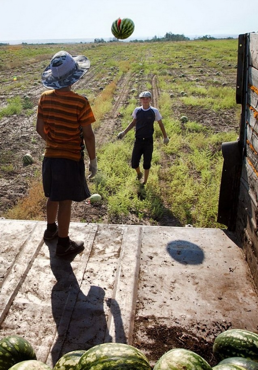 La basura al aire libre: la aldea rusa está muy vivo