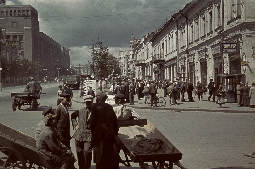 La Kharkov durante la ocupación alemana en color