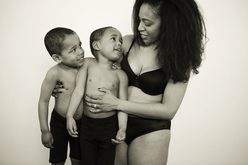 La maternidad más estrías y cicatrices: el photocycle de cómo las mujeres se enamoran de su cuerpo después del parto