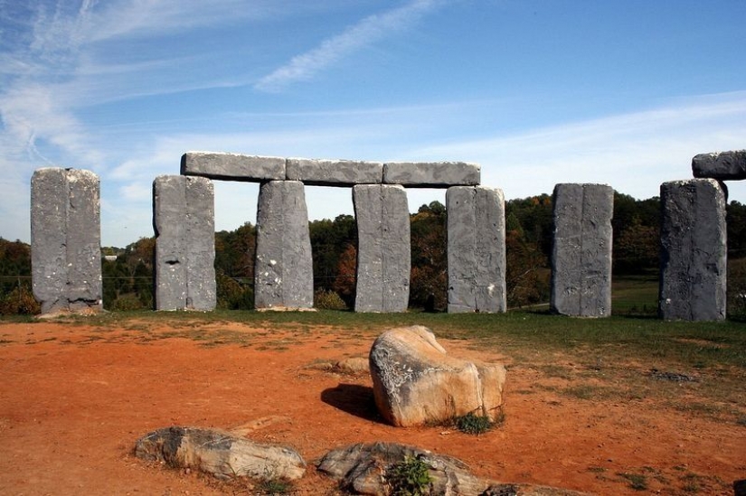 La más extraña parodia de Stonehenge