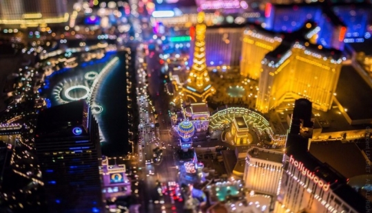 La noche de Las Vegas desde una altura La noche de Las Vegas desde una altura
