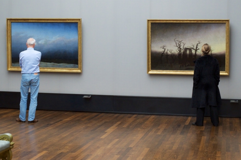 La vida se repite arte: Austria fotografías de los visitantes del Museo, "coincide" con fotos