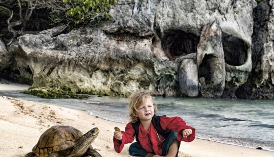 Las aventuras de bebé en el estilo de piratas del Caribe