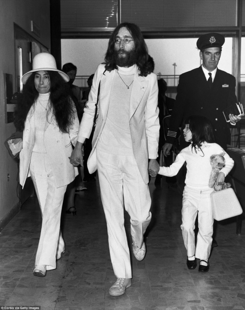 Las pieles, los cigarros y los paparazzi: ¿cómo las celebridades que viajó en los años 70