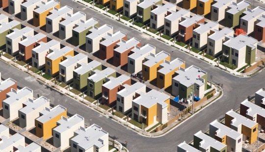 LEGO realidad: un proyecto fotográfico sobre la estética de las casas en las que viven y sufren los Mexicanos